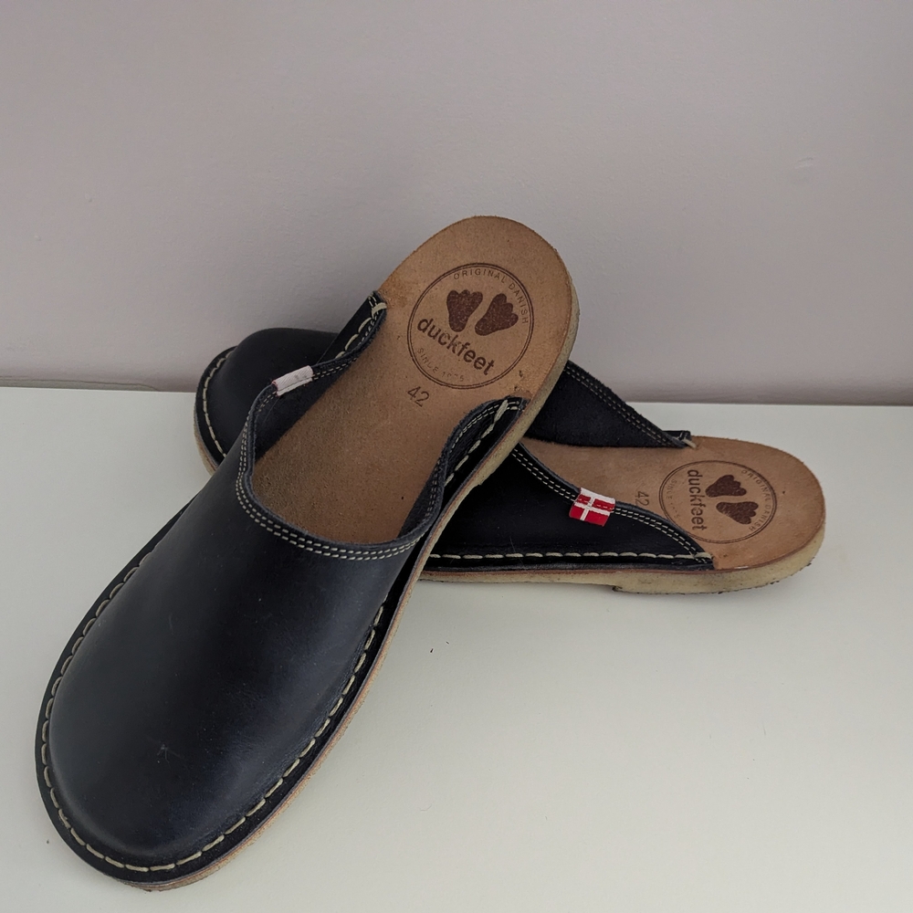 Duckfeet Blavand Navy Blue Leather Women's Mules